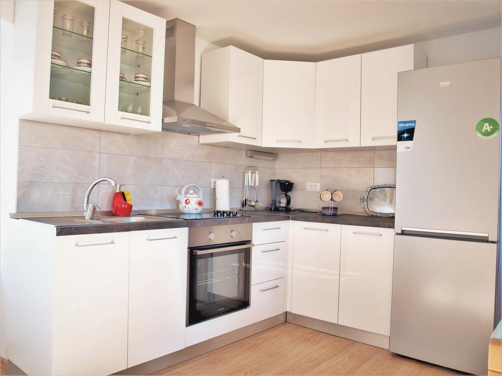 Apartment Rado Vrbnik Exteriör bild