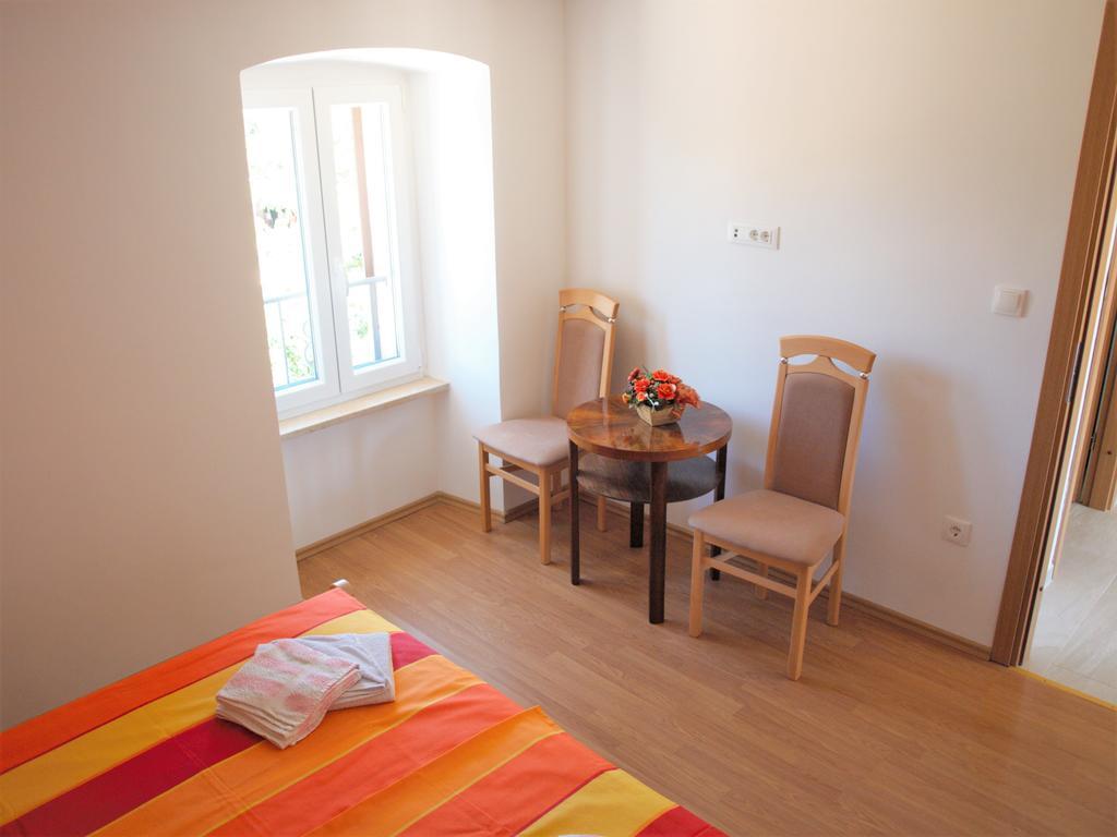 Apartment Rado Vrbnik Exteriör bild